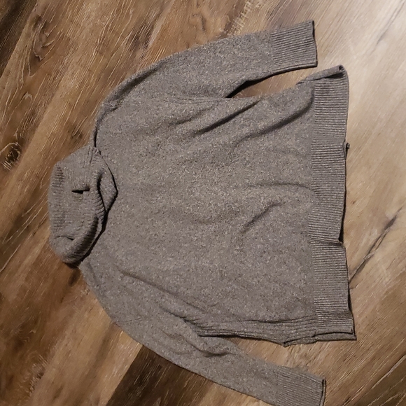 Women's sweater - Picture 6 of 6